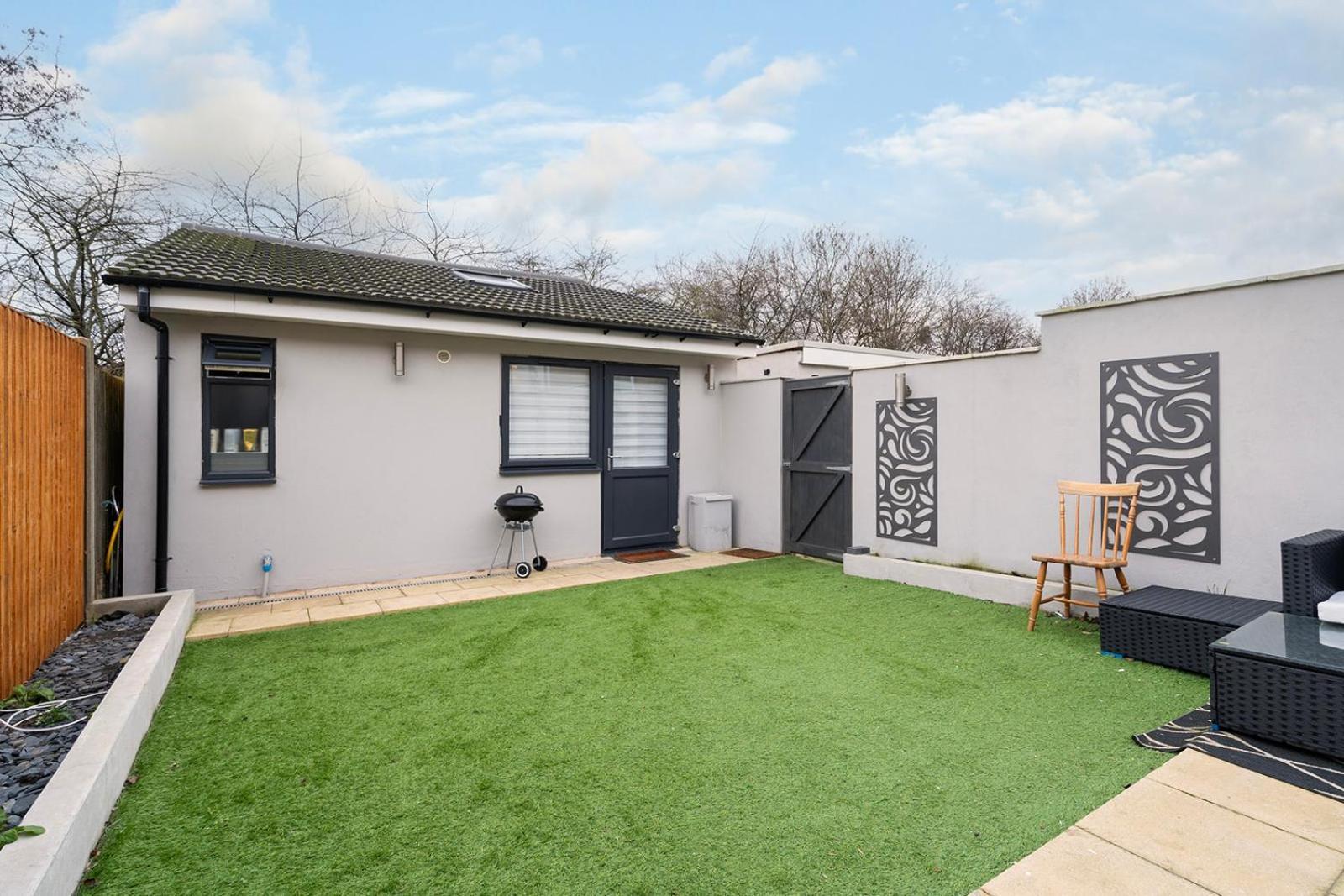 Large 4 Bedroom House With Parking Available Londra Esterno foto